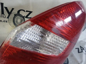 Škoda Fabia 2 zadní pravé světlo .
